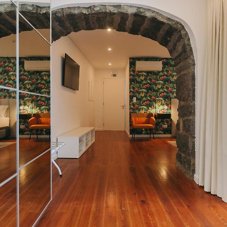 Azores Inn - Family Suites Понта-Делгада Номер фото